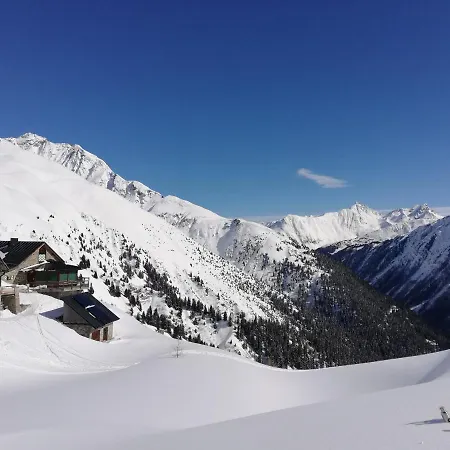 Mountain Alpine Apartment